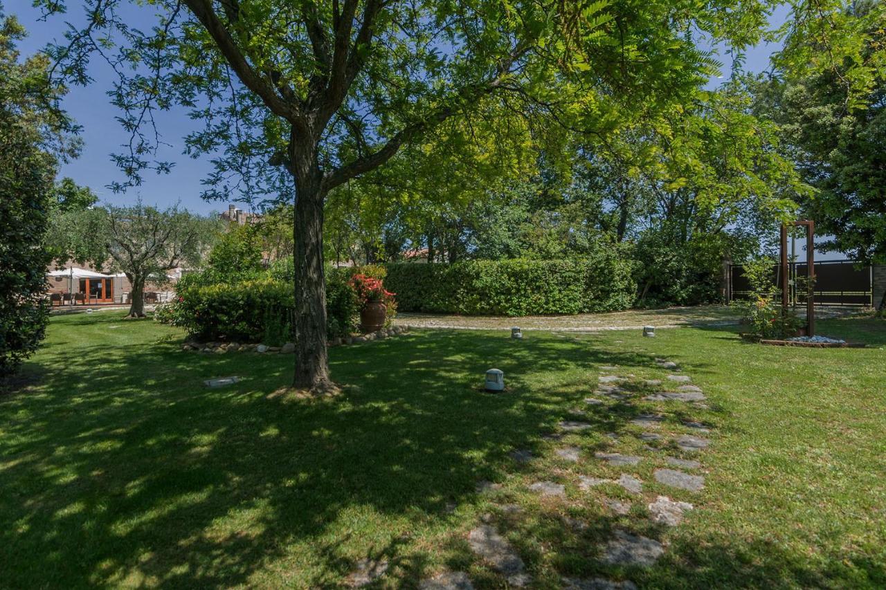 Il Fiore E La Farfalla 14 Villa Pesaro